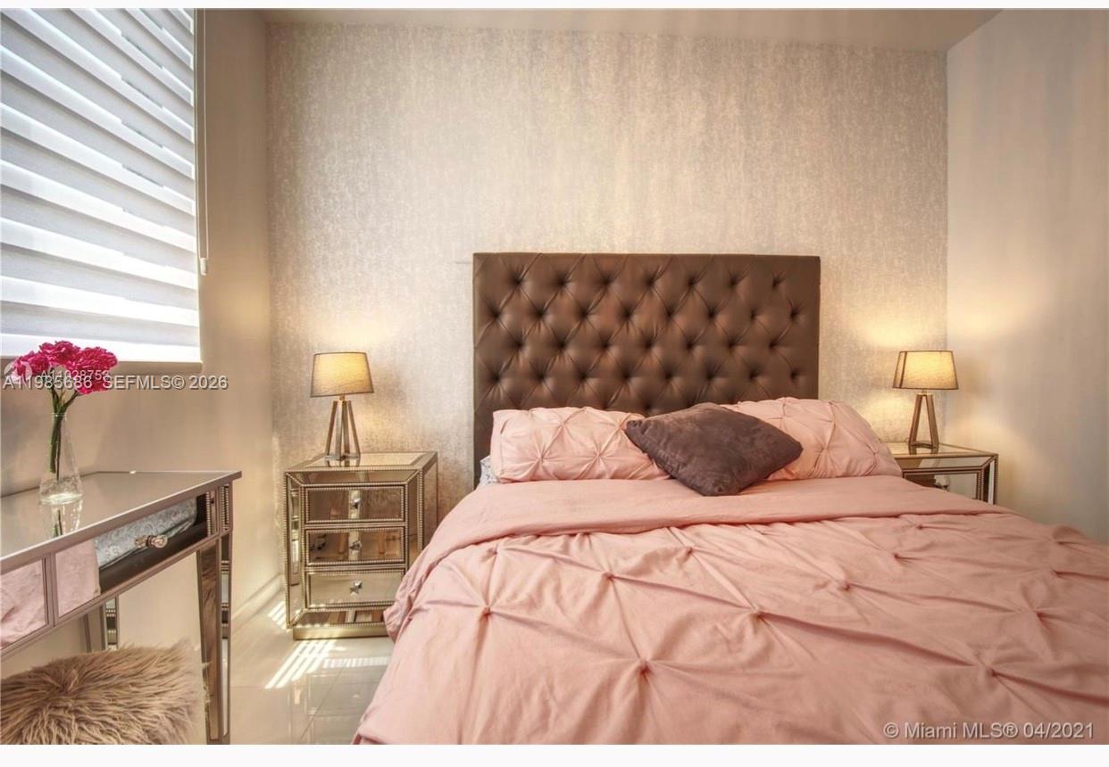 5252 PASEO CONDO - Residential