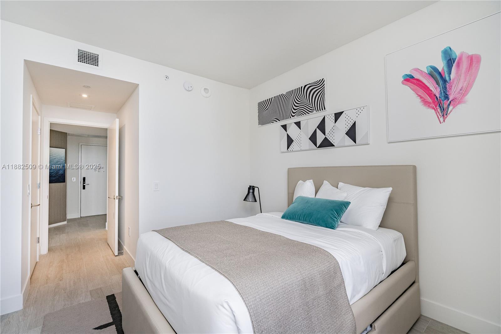 HYDE BEACH HOUSE - Residential