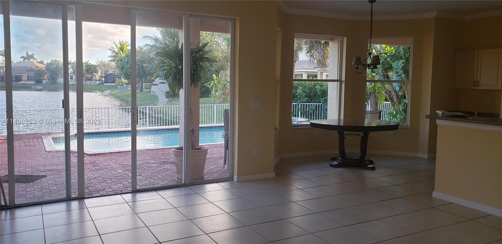 SILVER FALLS - Residential Lease