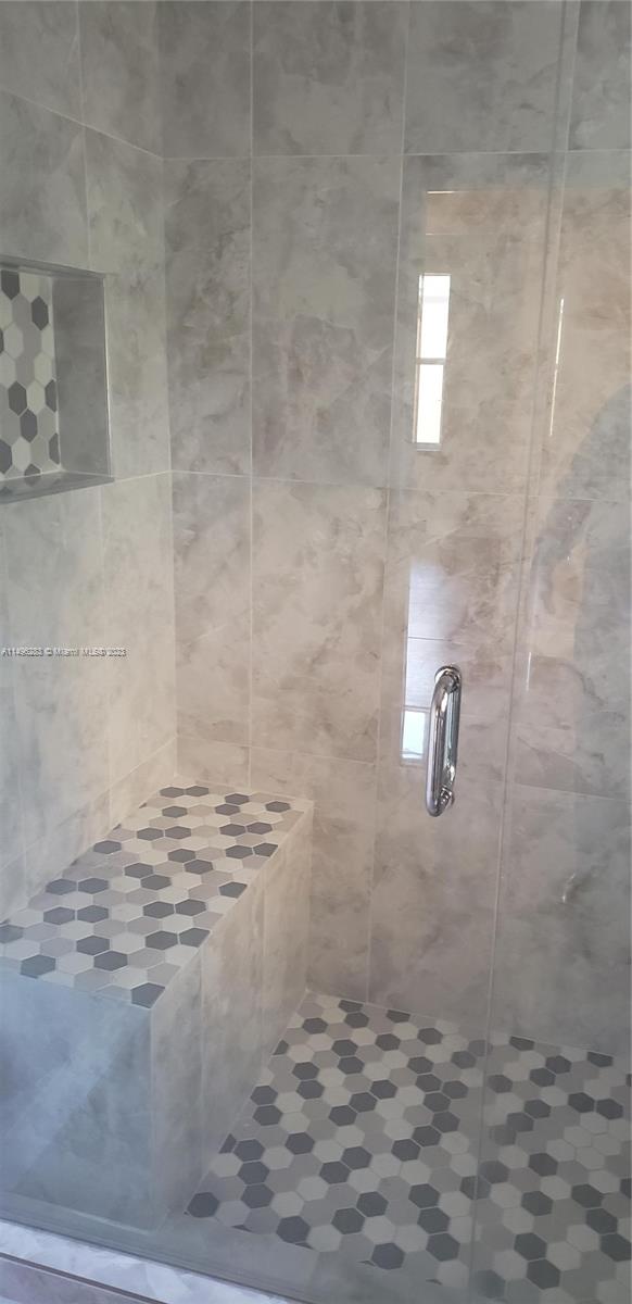 SILVER FALLS - Residential Lease