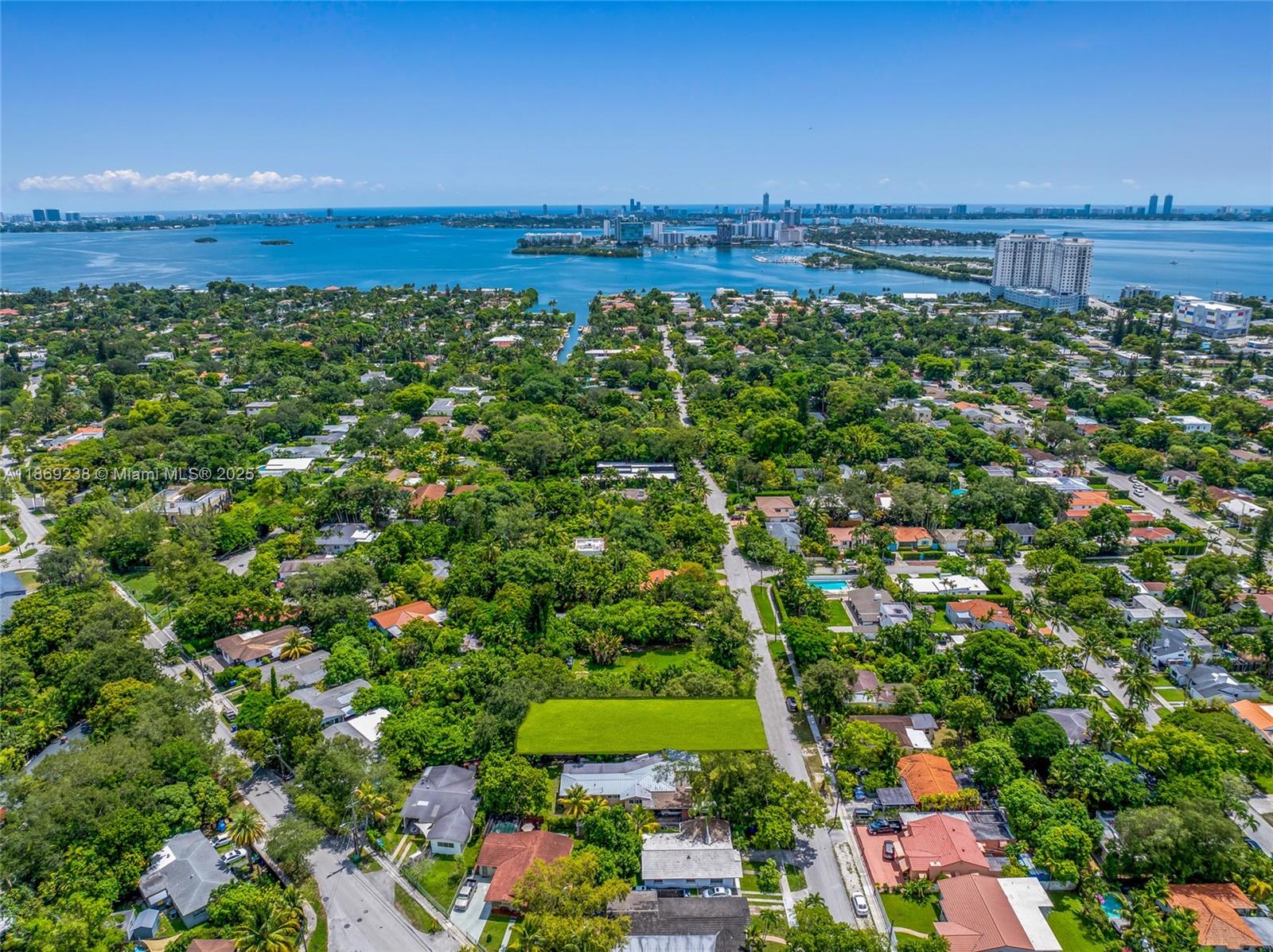 BISCAYNE HEIGHTS - Land