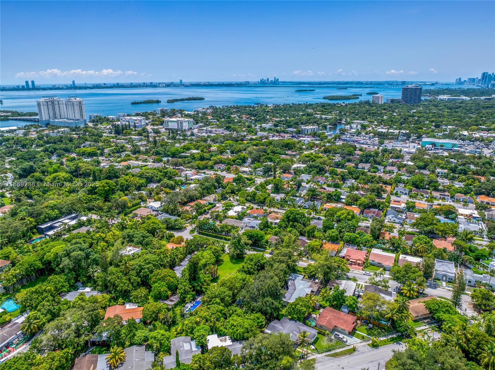 BISCAYNE HEIGHTS - Land