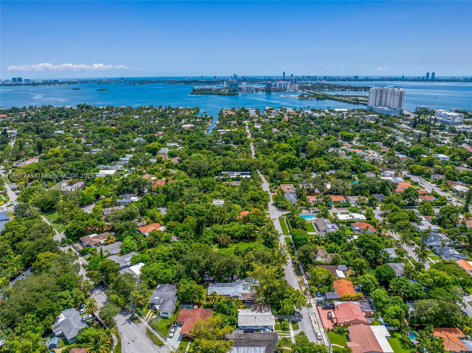 BISCAYNE HEIGHTS - Land