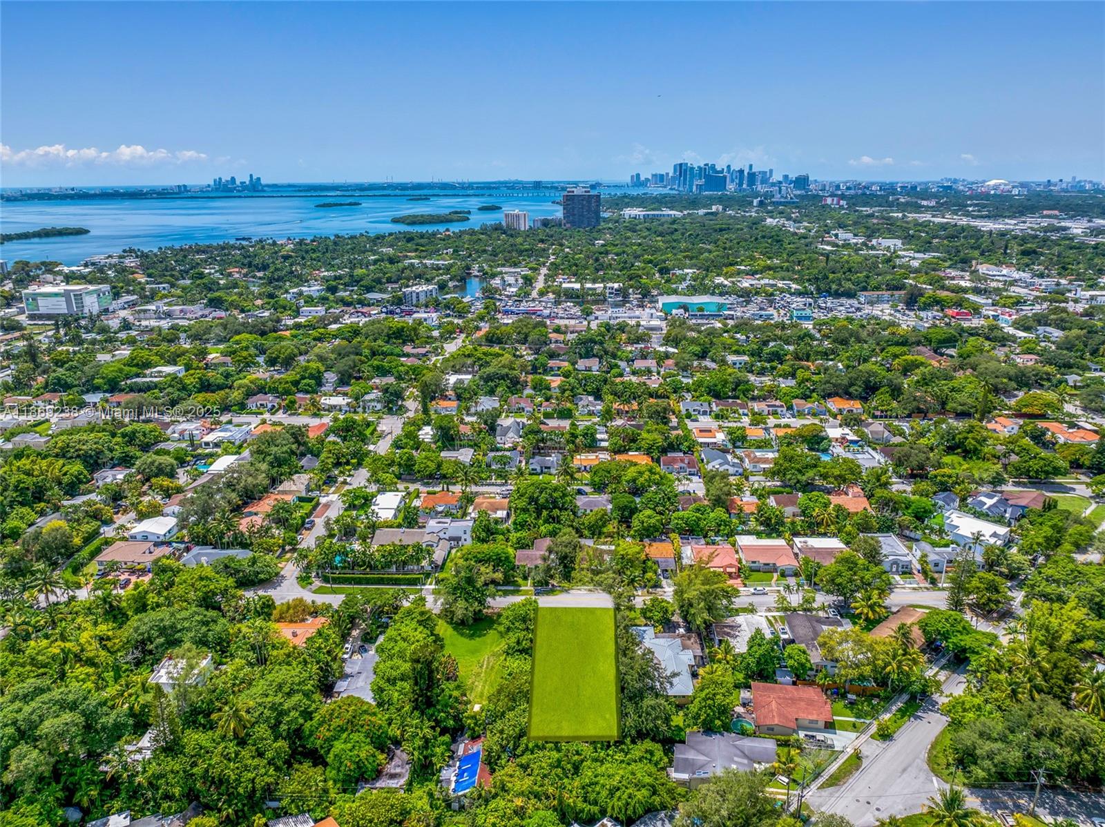 BISCAYNE HEIGHTS - Land