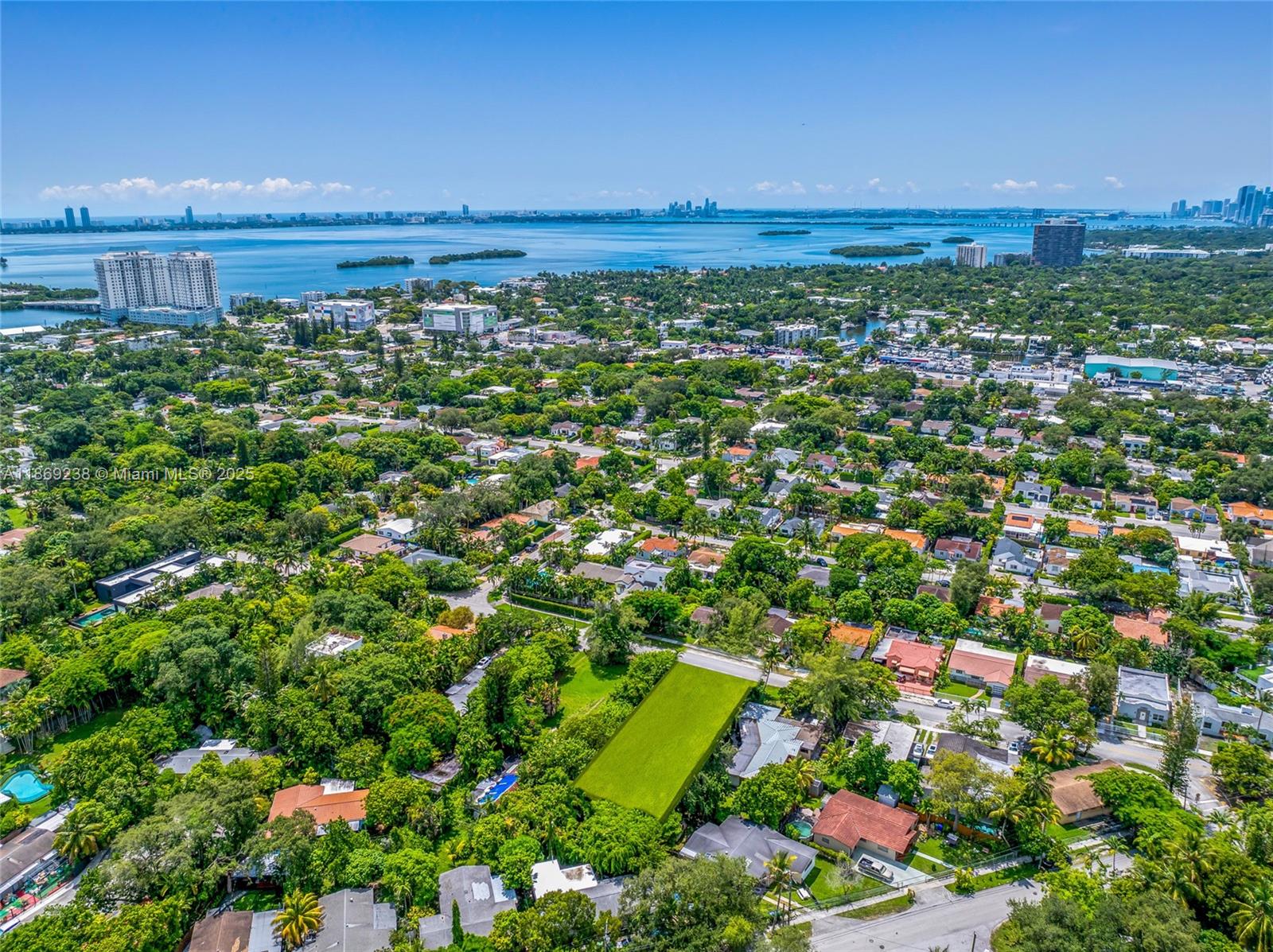 BISCAYNE HEIGHTS - Land