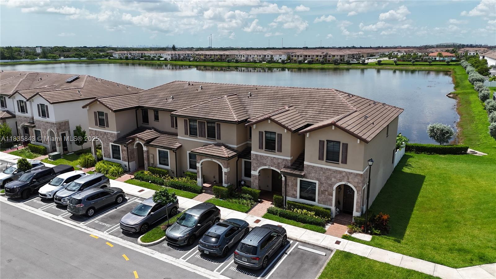 AQUABELLA NORTH - Residential