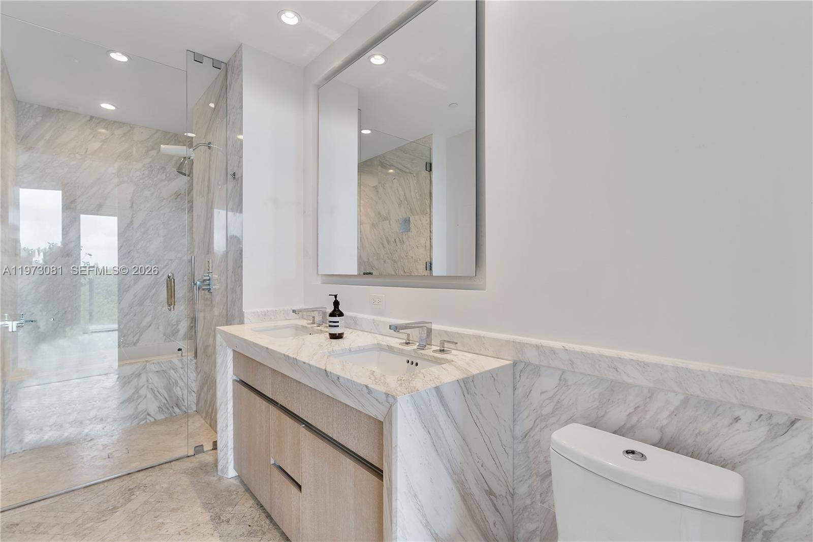 CLUB RESIDENCES AT PARK G - Residential