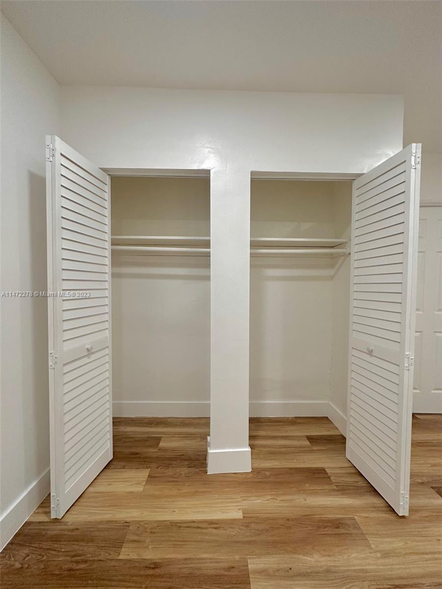 COMMERCIAL CENTER - Residential Lease