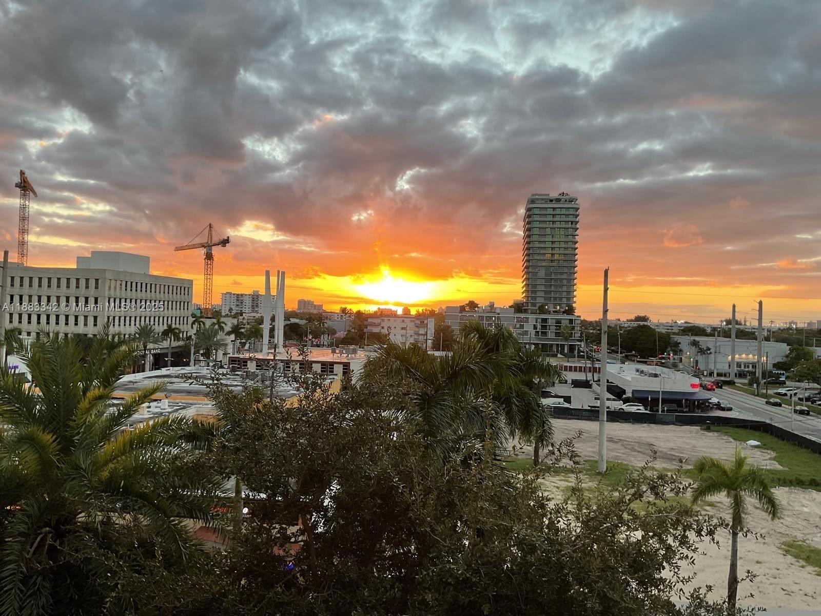 BURLEIGH HOUSE CONDO - Residential