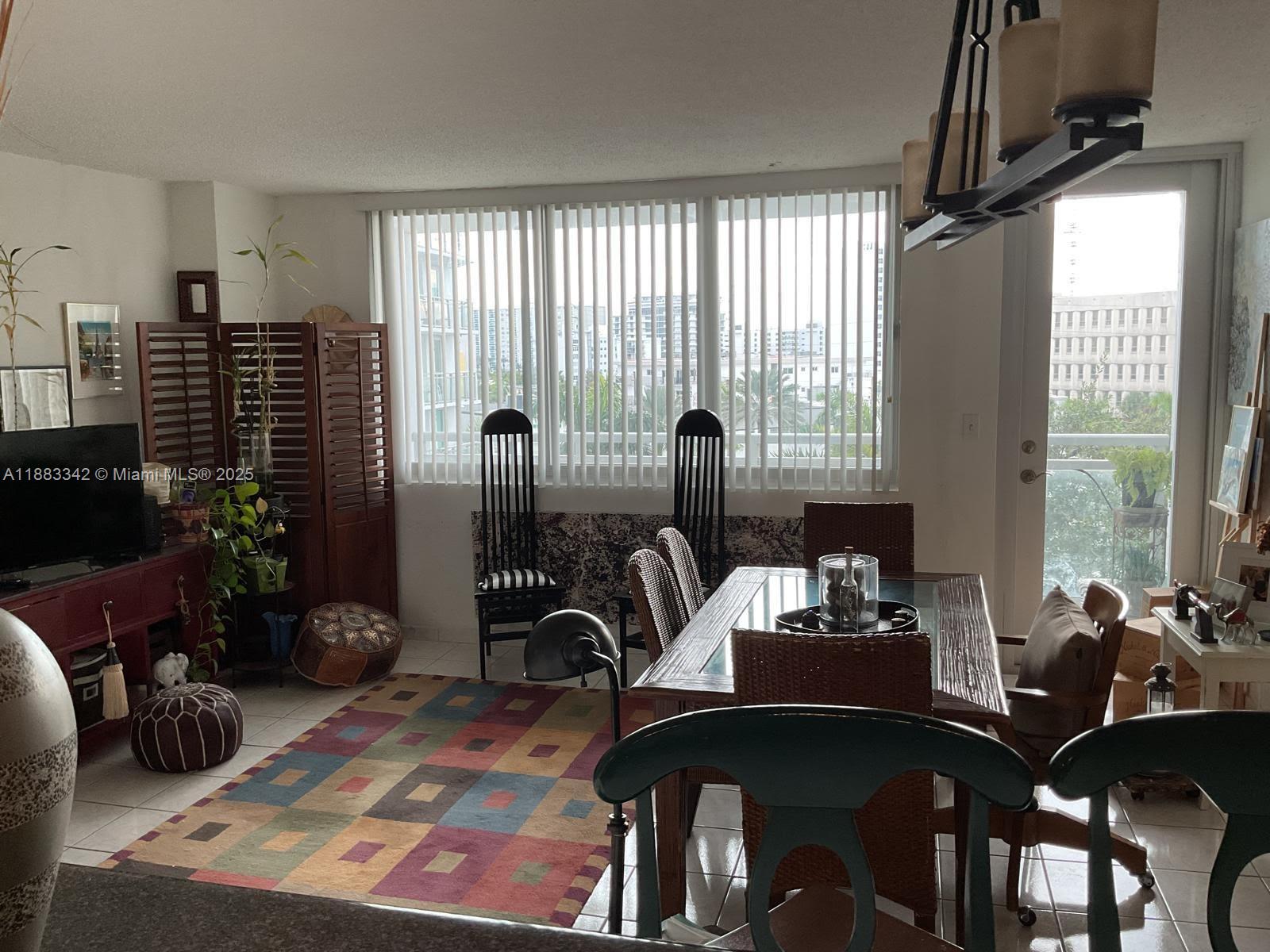 BURLEIGH HOUSE CONDO - Residential