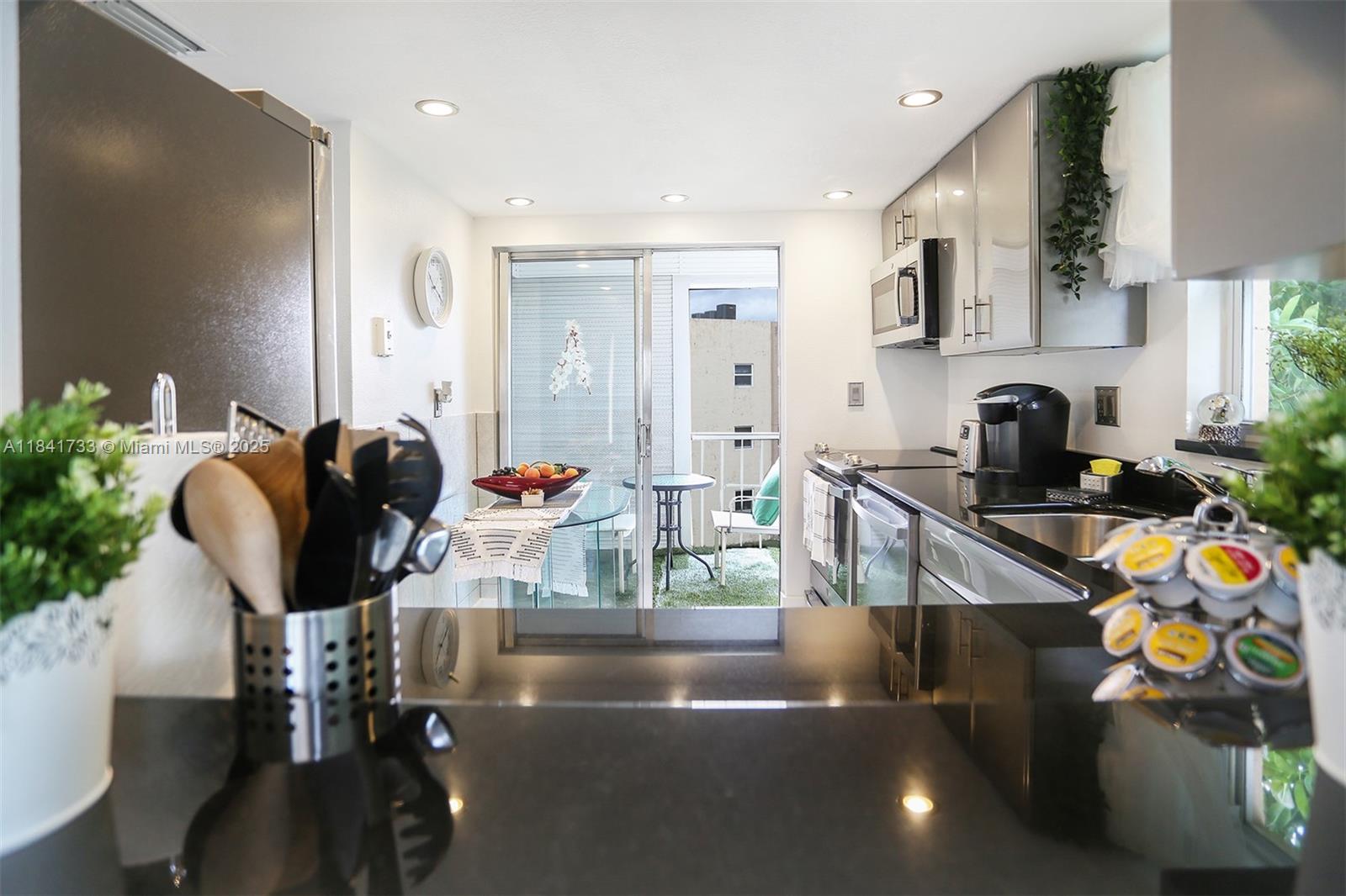 ROYAL PARK GARDENS I-J CO - Residential Lease