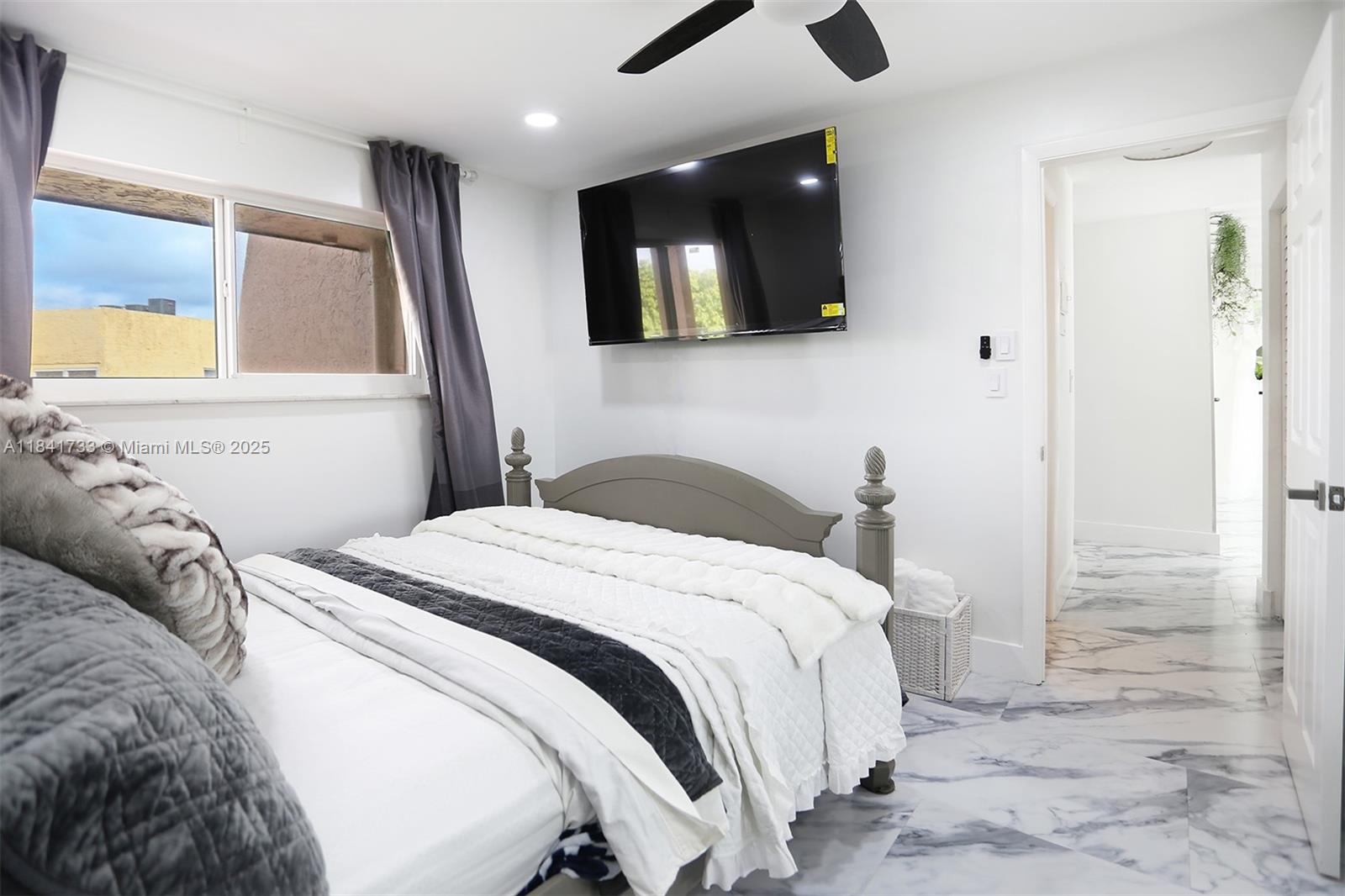 ROYAL PARK GARDENS I-J CO - Residential Lease