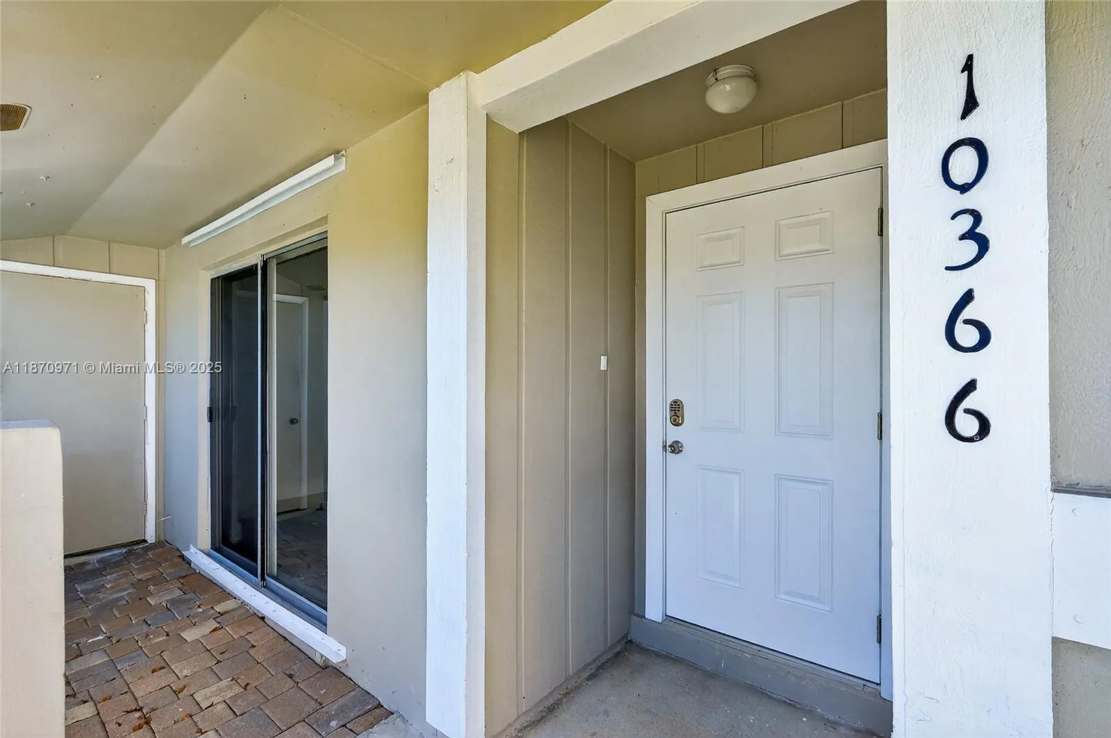 Cutler Bay, Florida 33189, United States, 2 Bedrooms Bedrooms, ,2 BathroomsBathrooms,Residential,Active,201822