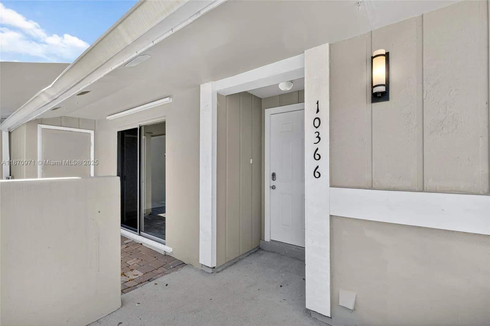 Cutler Bay, Florida 33189, United States, 2 Bedrooms Bedrooms, ,2 BathroomsBathrooms,Residential,Active,201822