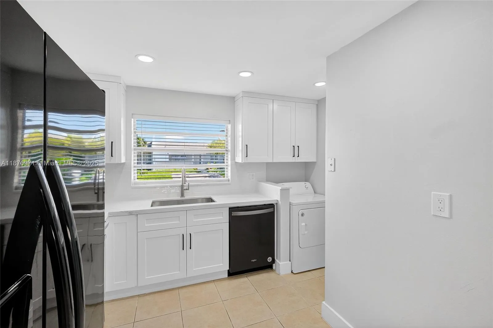 Cutler Bay, Florida 33189, United States, 2 Bedrooms Bedrooms, ,2 BathroomsBathrooms,Residential,Active,201822