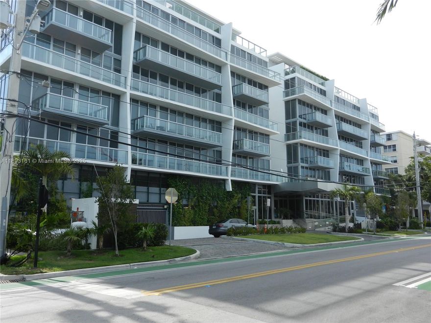 Excellent rental opportunity at Kai in Bay Harbor Islands. This unit features European cabinetry, Bosch appliances, porcelain floors, and a Calacatta marble master bath. Includes blackout curtains, 2 parking spaces, and storage.

Kai offers a rooftop pool and barbecue, 24-hour concierge, and fitness center. Prime waterfront location near beaches, Bal Harbour Shops, dining, and top-rated Ruth K. Broad Bay Harbor K–8 school.