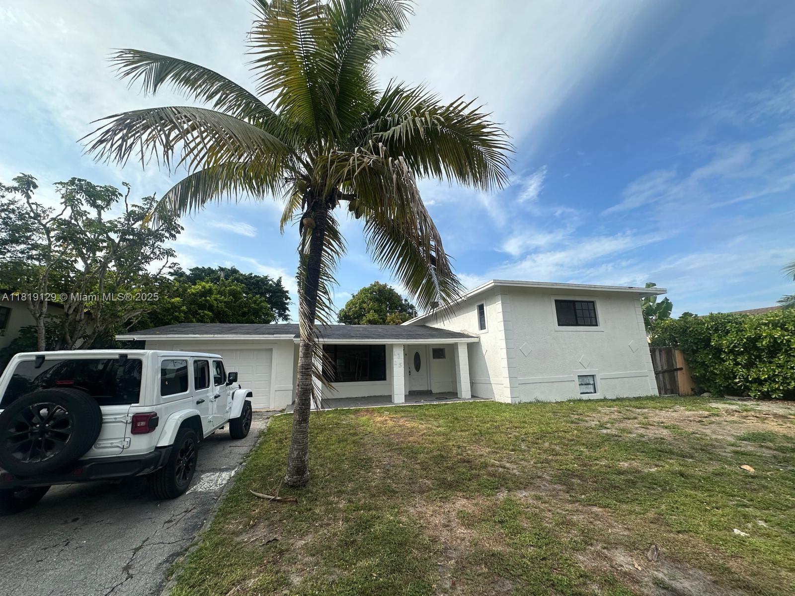 Property for Sale at 1325 Ne 203rd St, Miami, Broward County, Florida - Bedrooms: 5 
Bathrooms: 4  - $850,000