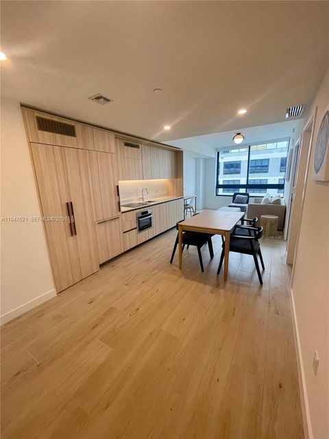 225 N Miami 3104 Miami FL 33128