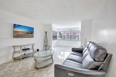 9540 Sunrise Lakes Blvd 103 Sunrise FL 33322