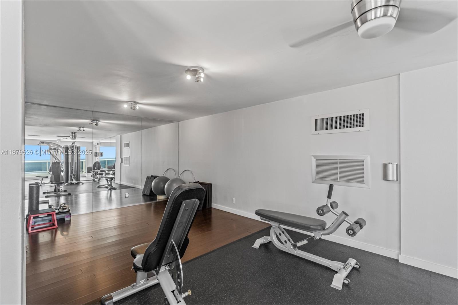 VANTAGE VIEW CONDO - Residential