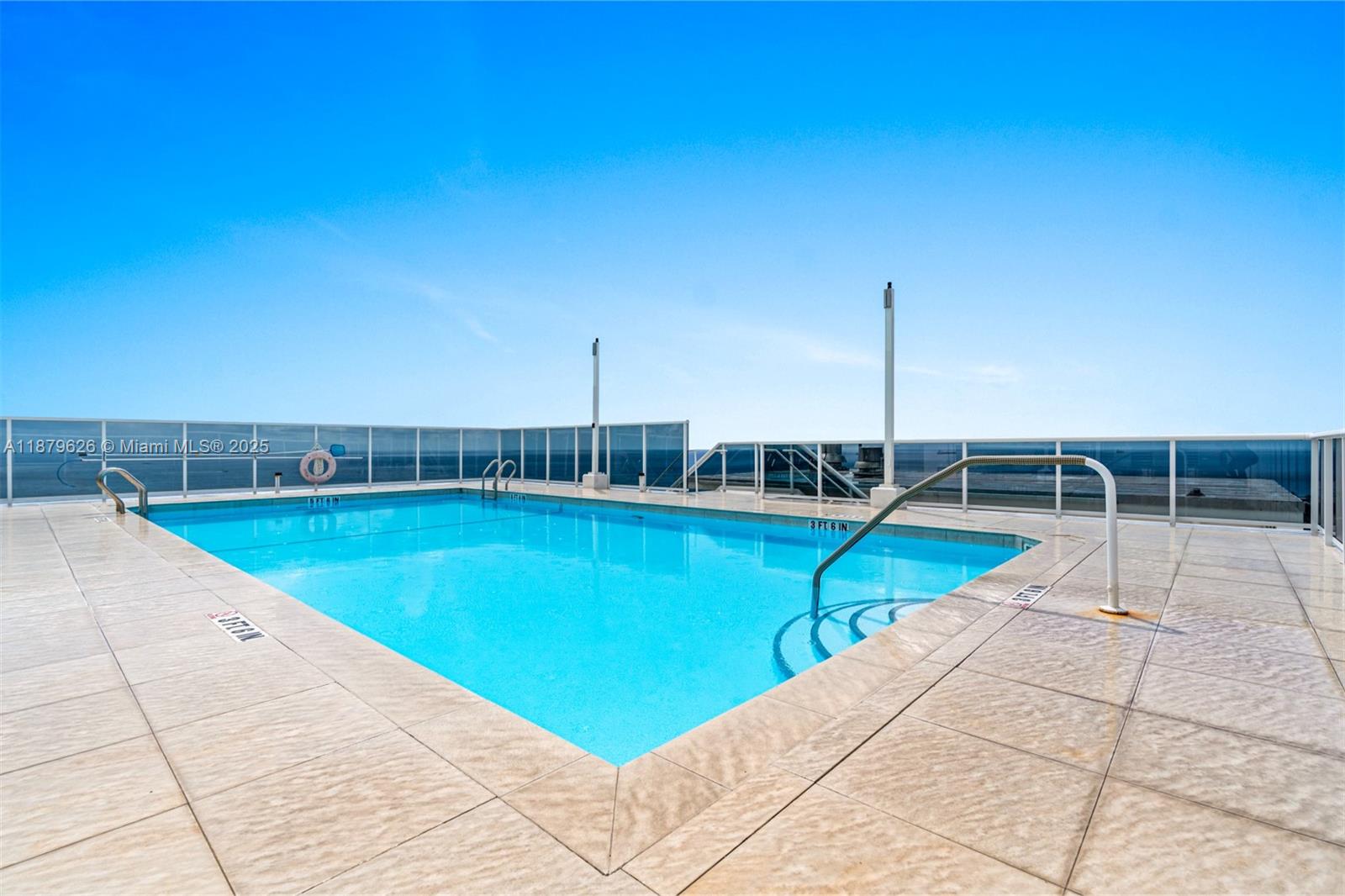 VANTAGE VIEW CONDO - Residential