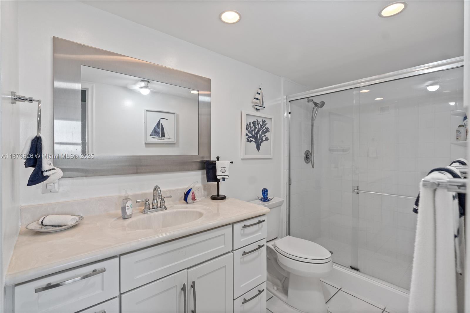 VANTAGE VIEW CONDO - Residential