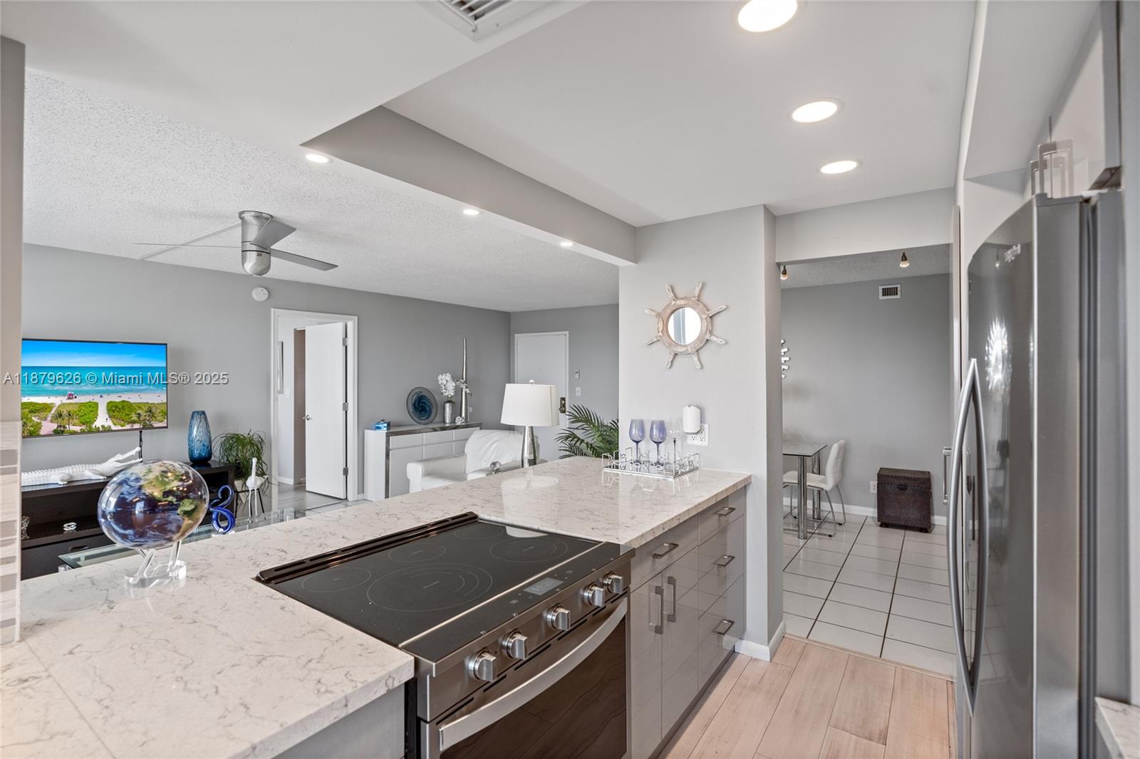 VANTAGE VIEW CONDO - Residential