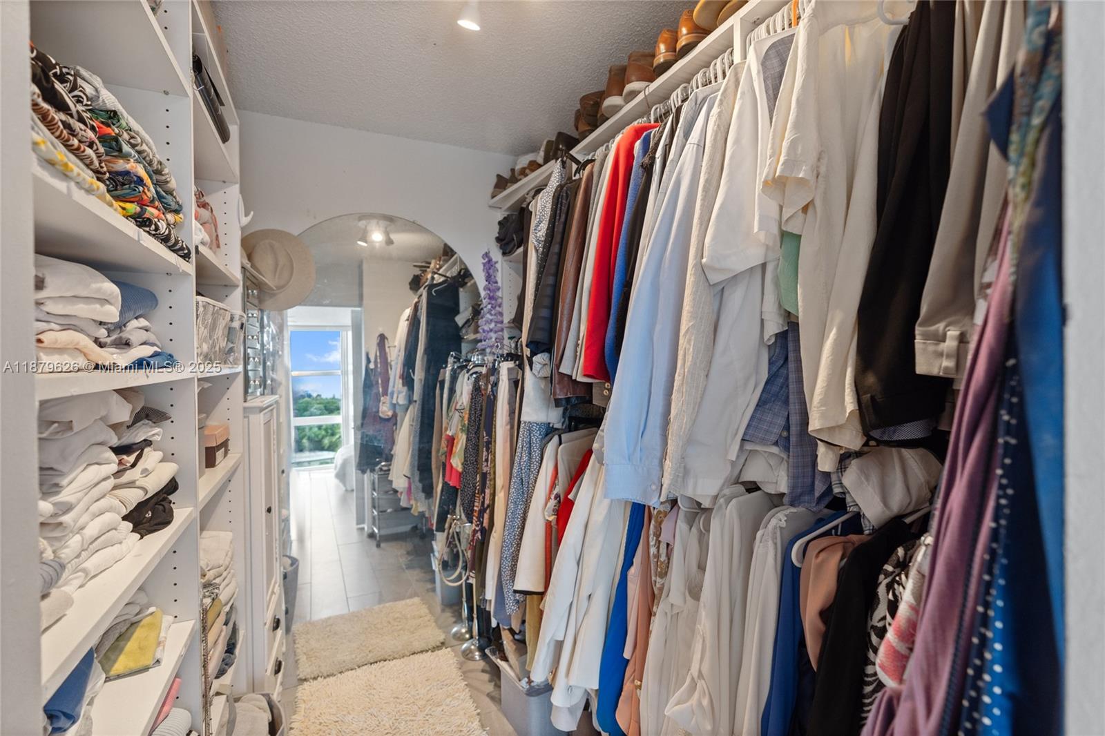 VANTAGE VIEW CONDO - Residential