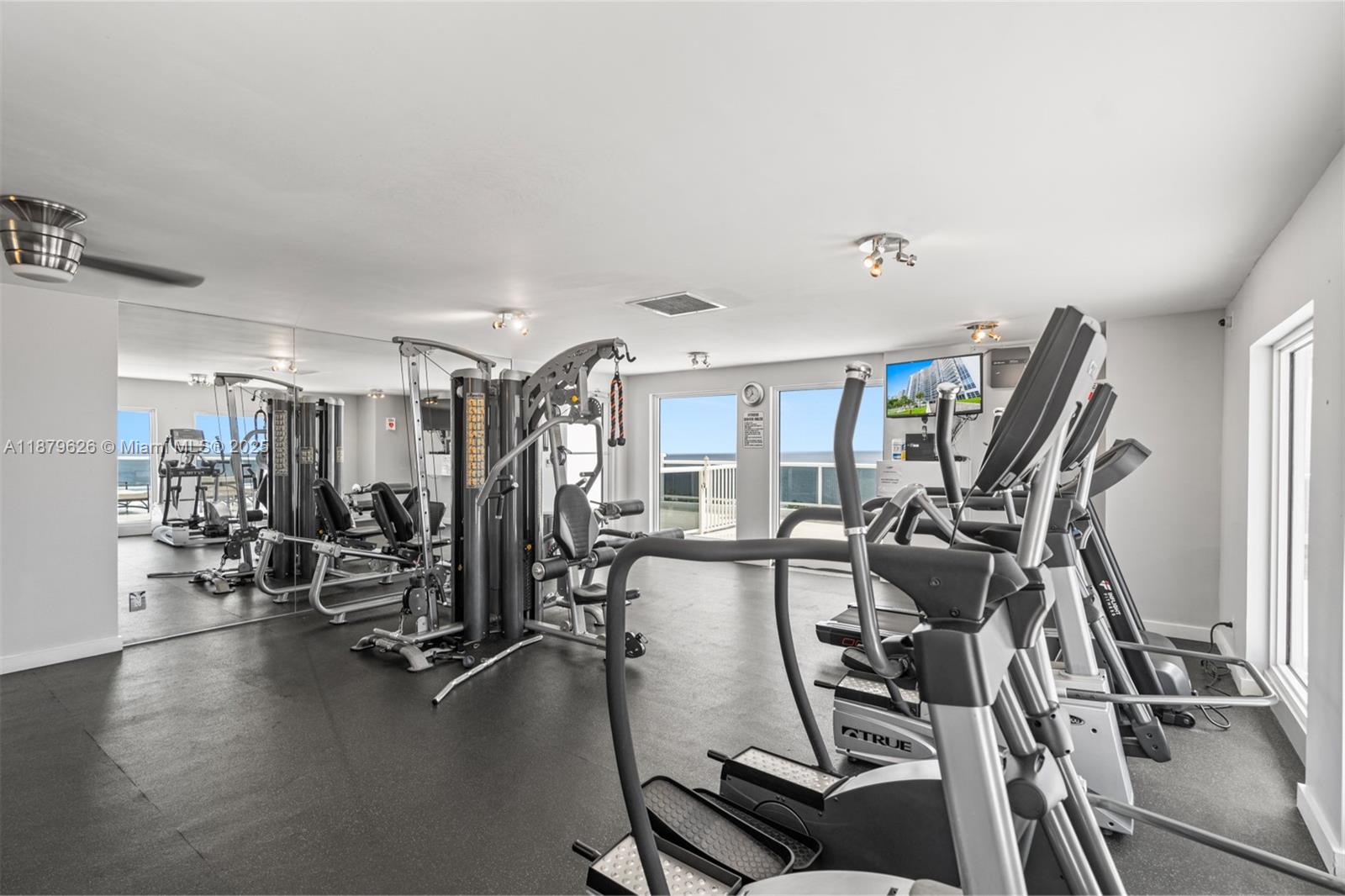 VANTAGE VIEW CONDO - Residential