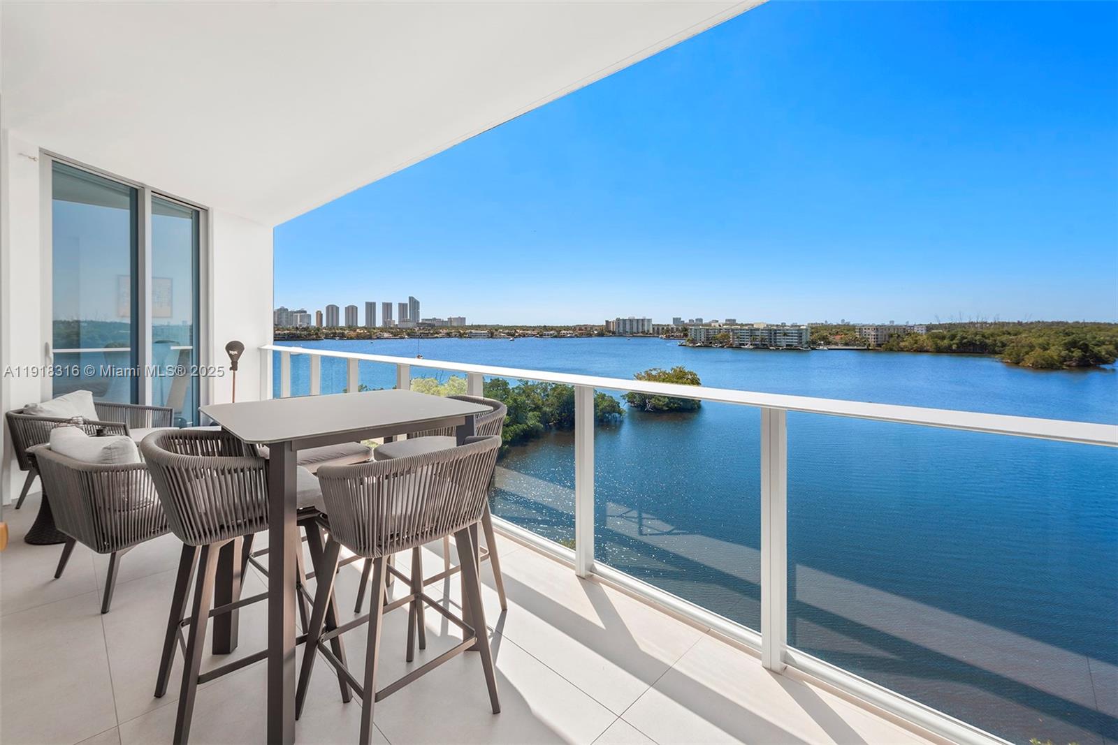 MARINA PALMS RESIDENCES S - Residential