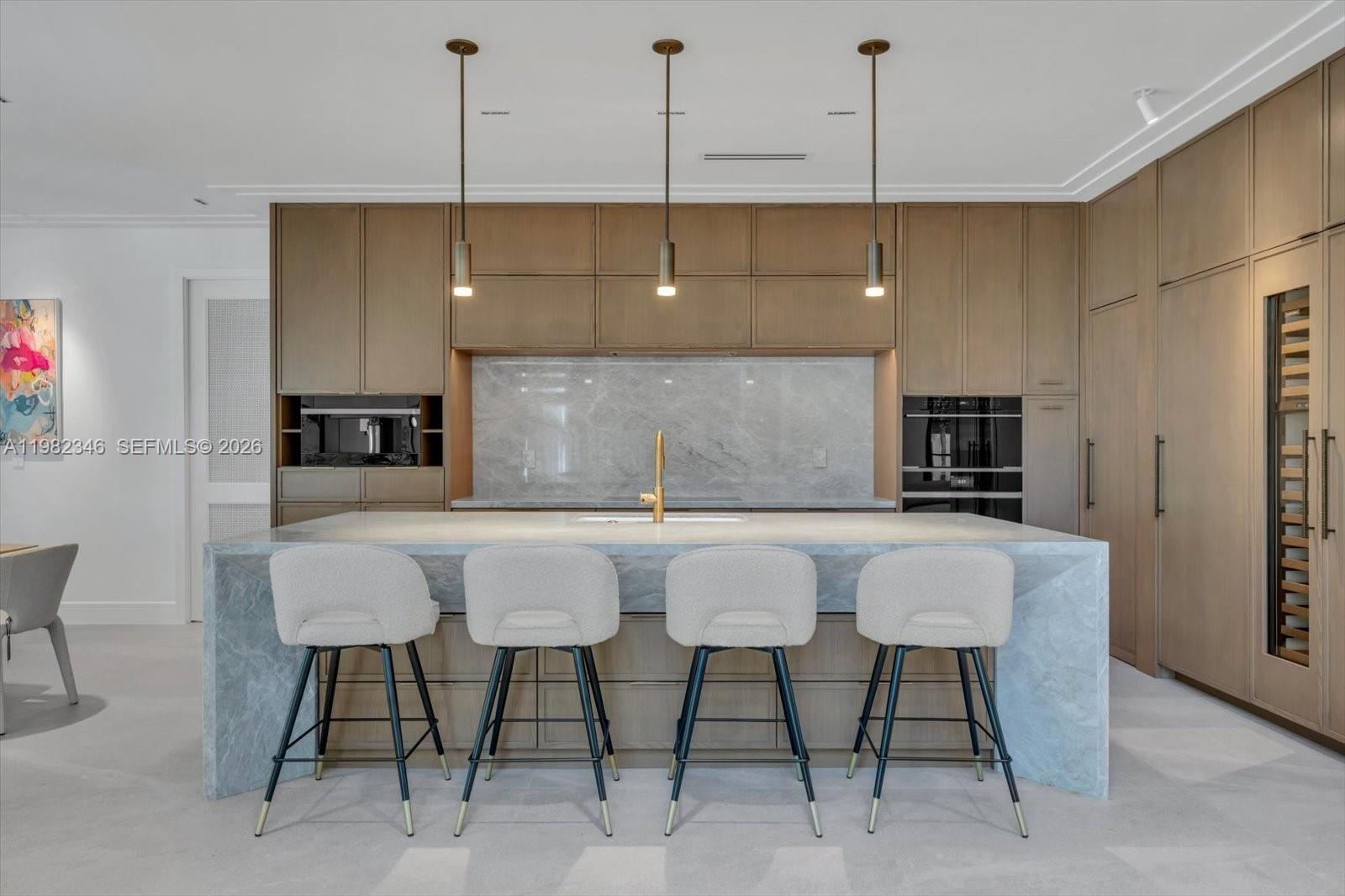 COCONUT GROVE MANOR - Residential