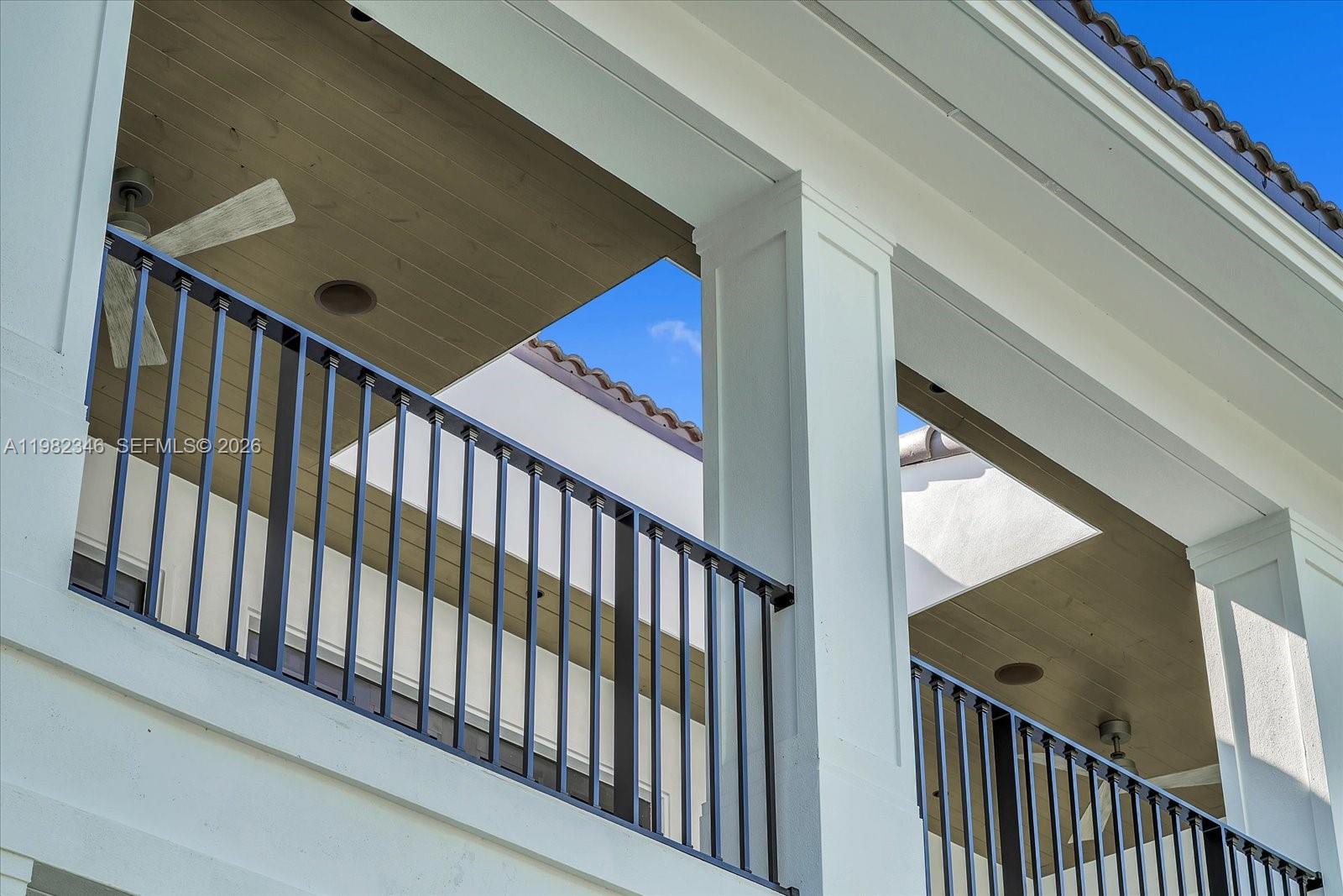 COCONUT GROVE MANOR - Residential