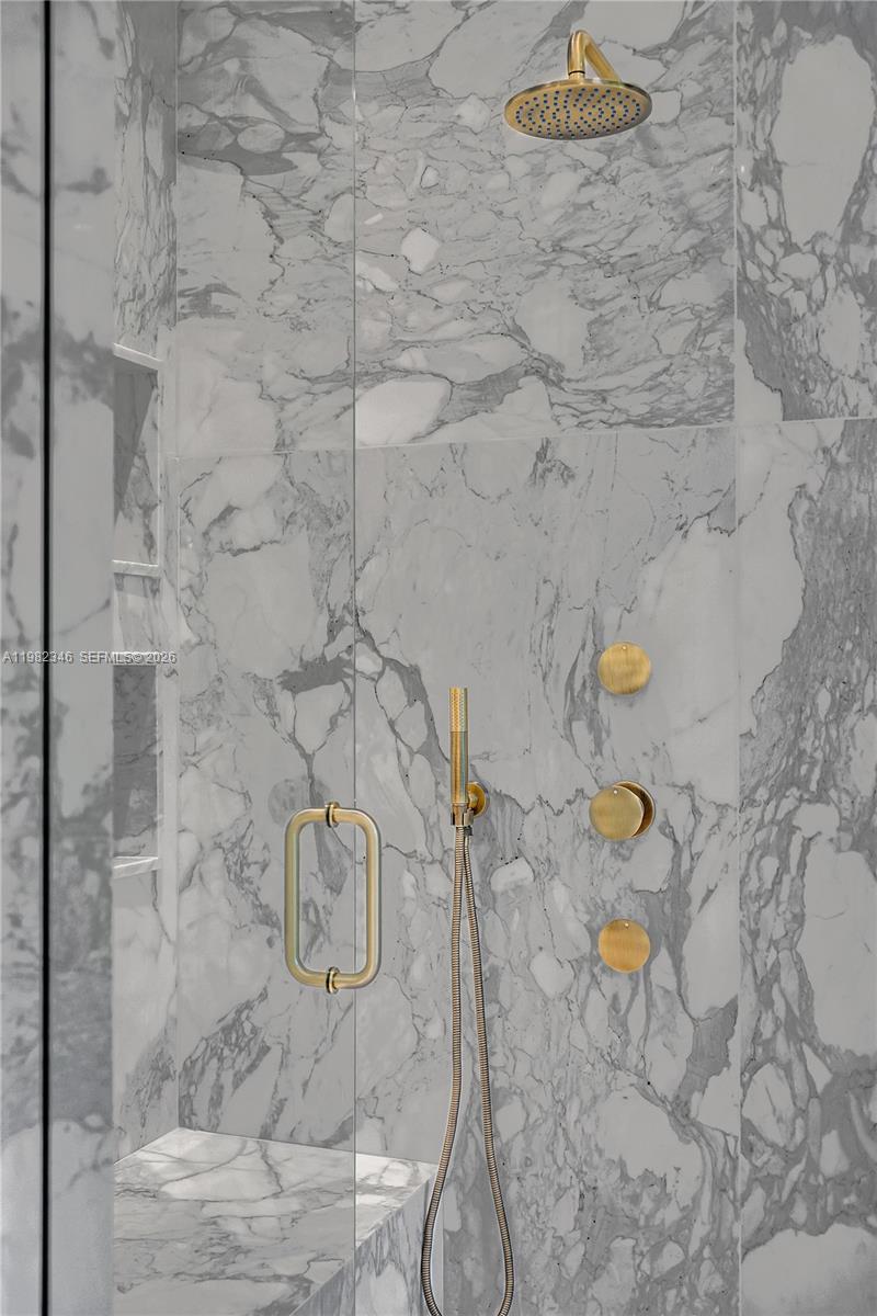 COCONUT GROVE MANOR - Residential