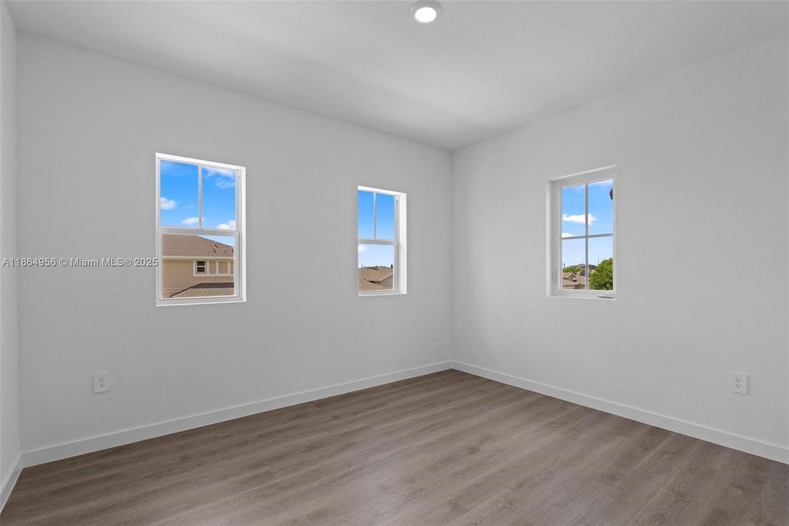 SUNRISE ESTATES - Residential