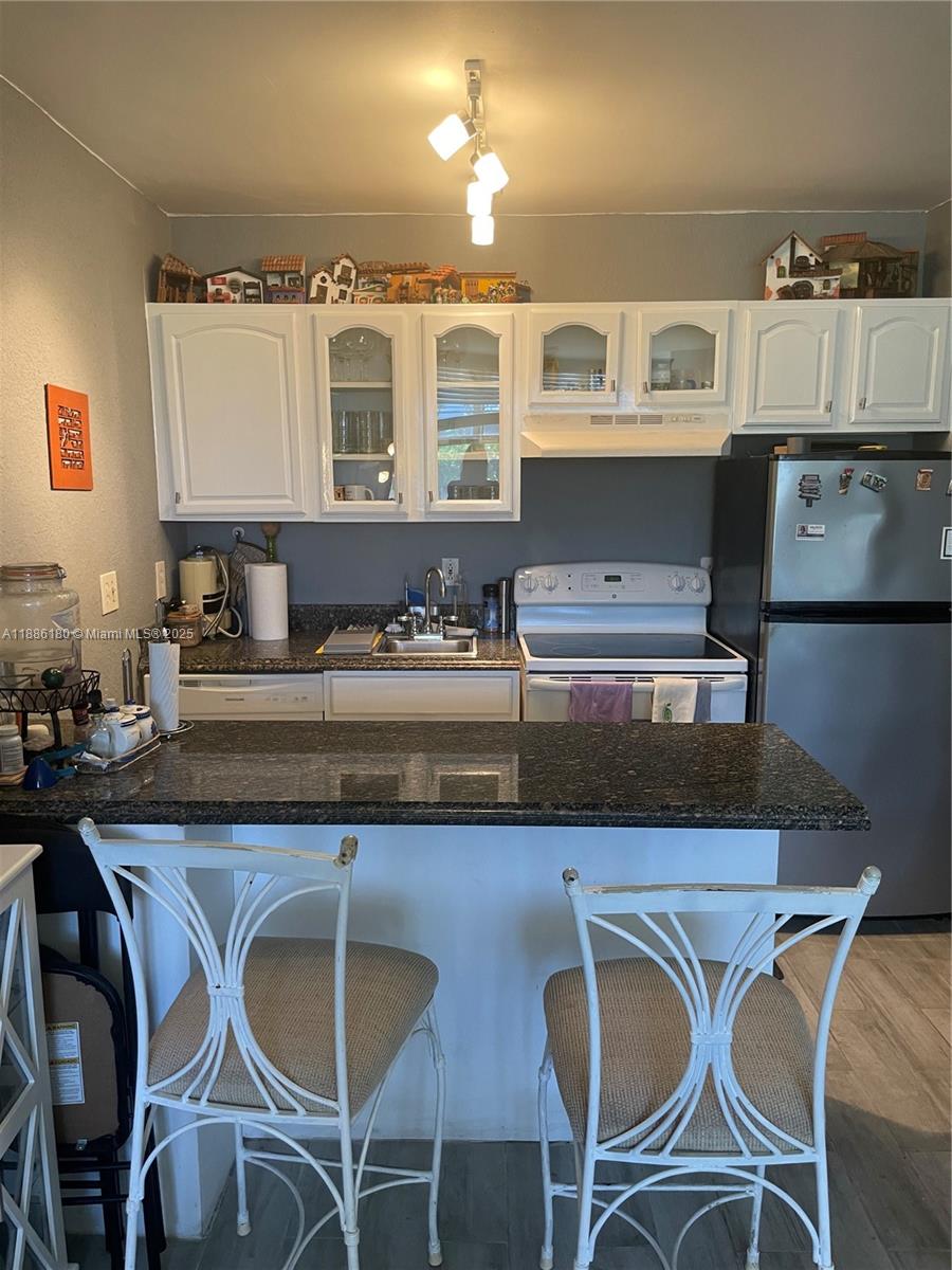 TAROMINA APTS CO-OP - Residential Lease
