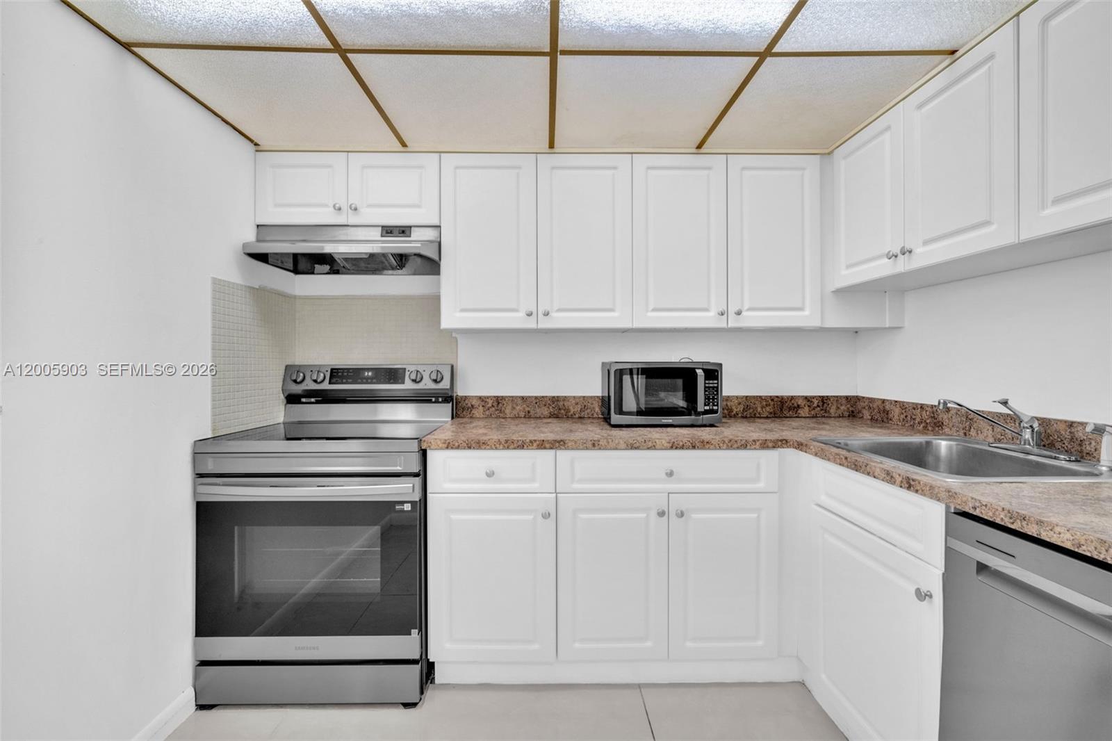 VILLAGE OF KINGS CREEK CO - Residential