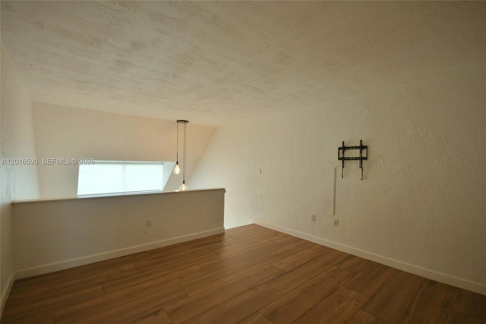 DADELAND GROVE CONDO - Residential Lease