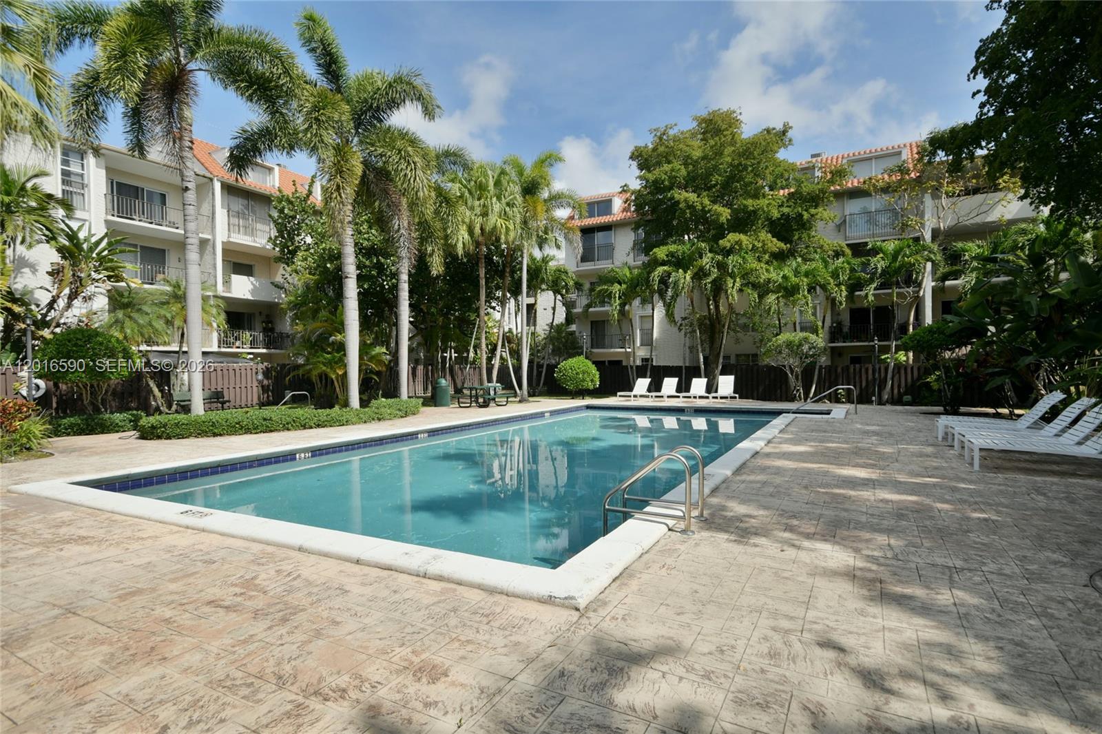 DADELAND GROVE CONDO - Residential Lease