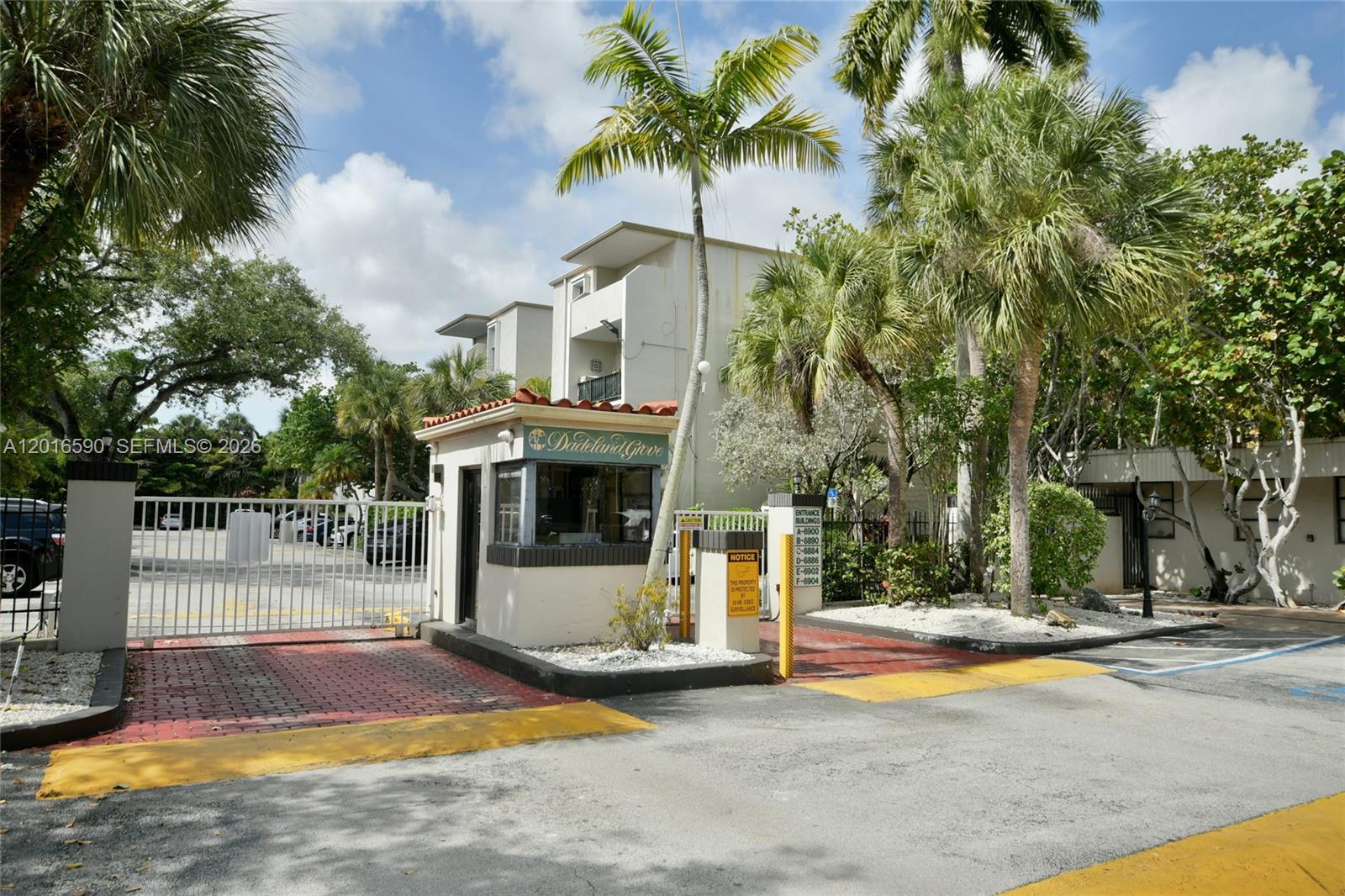 DADELAND GROVE CONDO - Residential Lease
