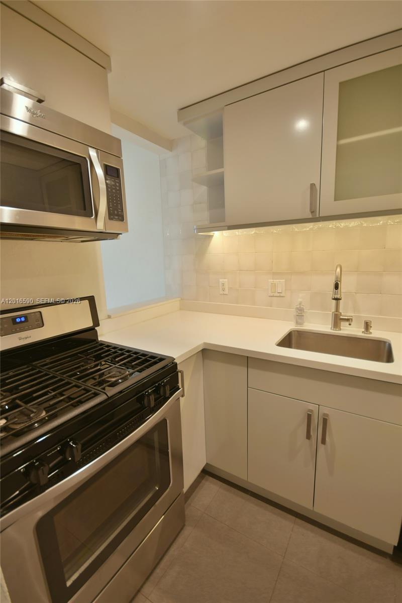 DADELAND GROVE CONDO - Residential Lease
