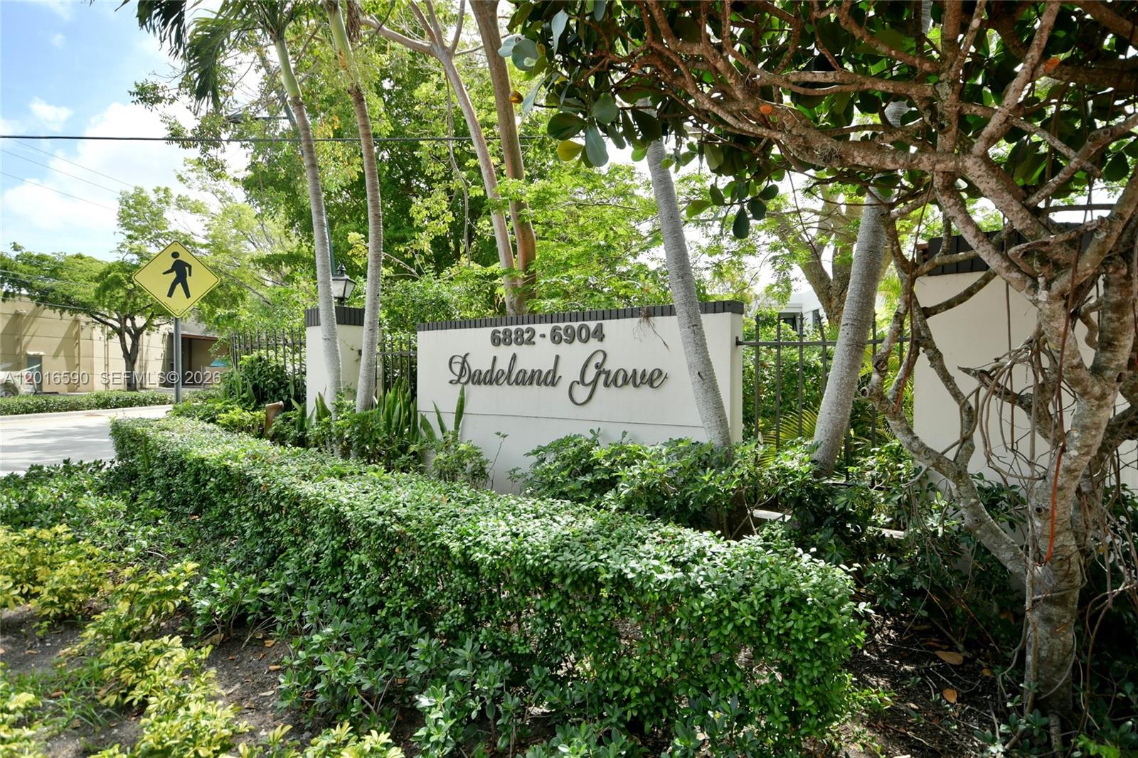DADELAND GROVE CONDO - Residential Lease