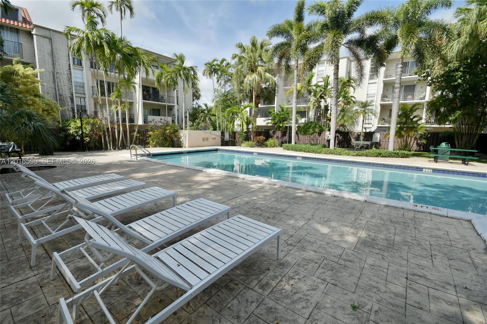 DADELAND GROVE CONDO - Residential Lease