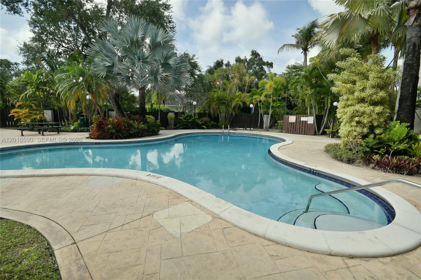 DADELAND GROVE CONDO - Residential Lease