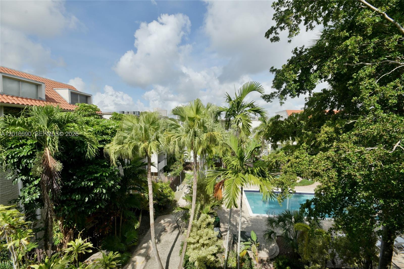 DADELAND GROVE CONDO - Residential Lease