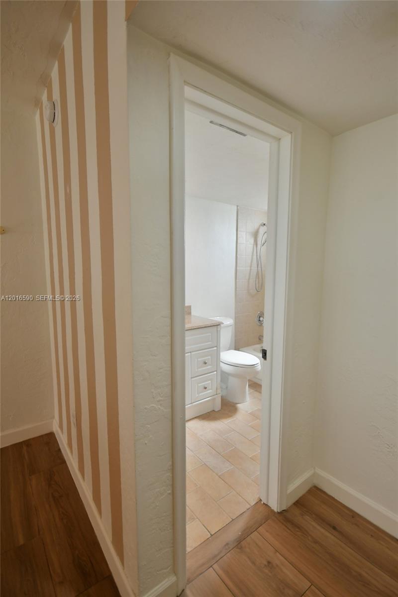 DADELAND GROVE CONDO - Residential Lease