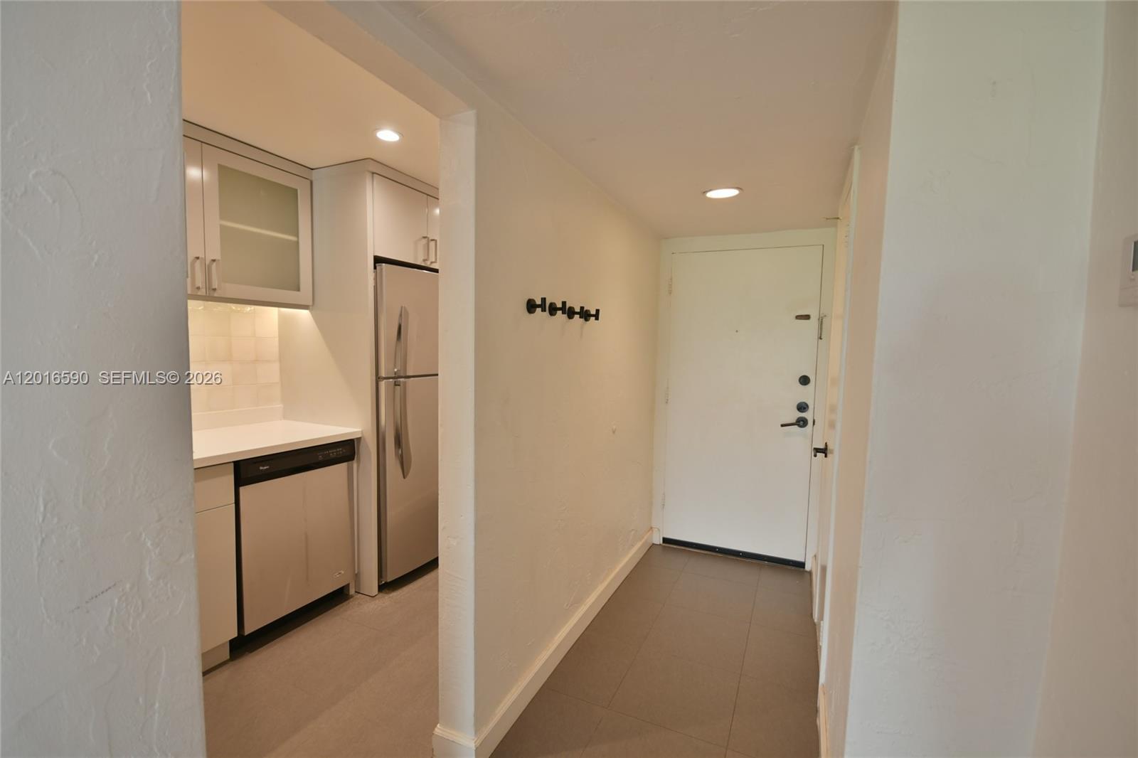 DADELAND GROVE CONDO - Residential Lease
