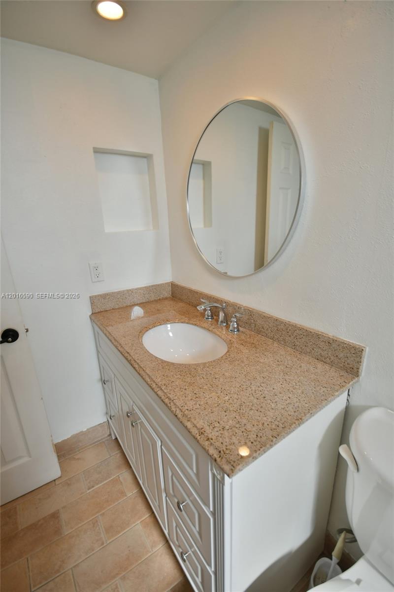 DADELAND GROVE CONDO - Residential Lease