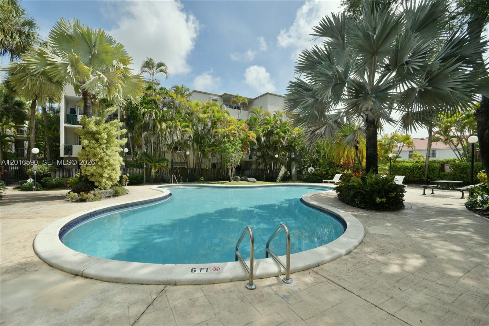 DADELAND GROVE CONDO - Residential Lease