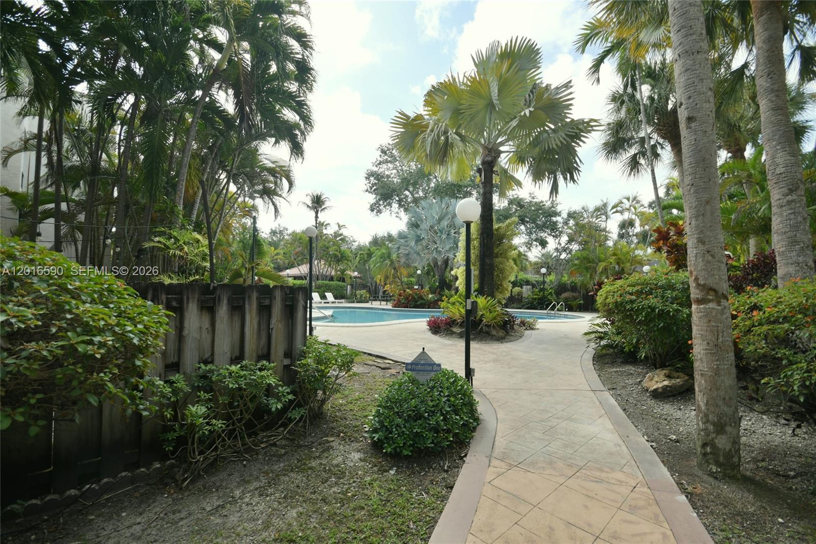 DADELAND GROVE CONDO - Residential Lease