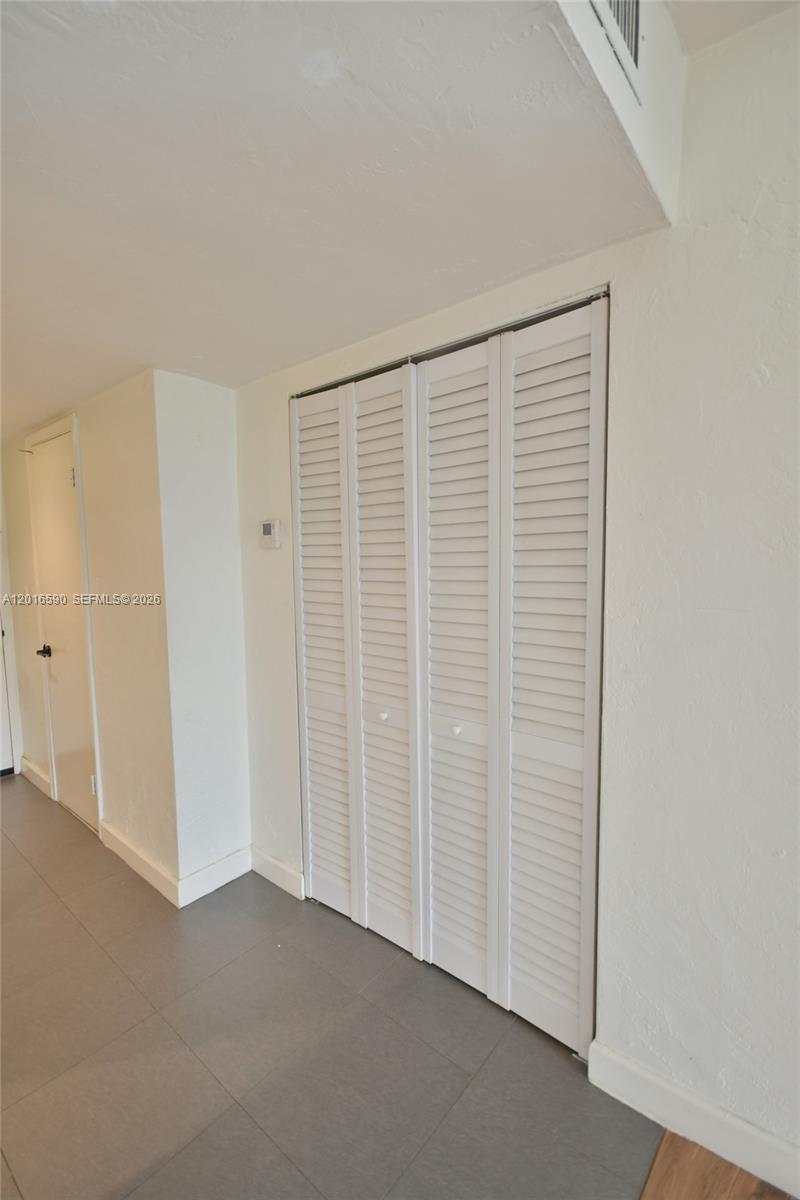 DADELAND GROVE CONDO - Residential Lease